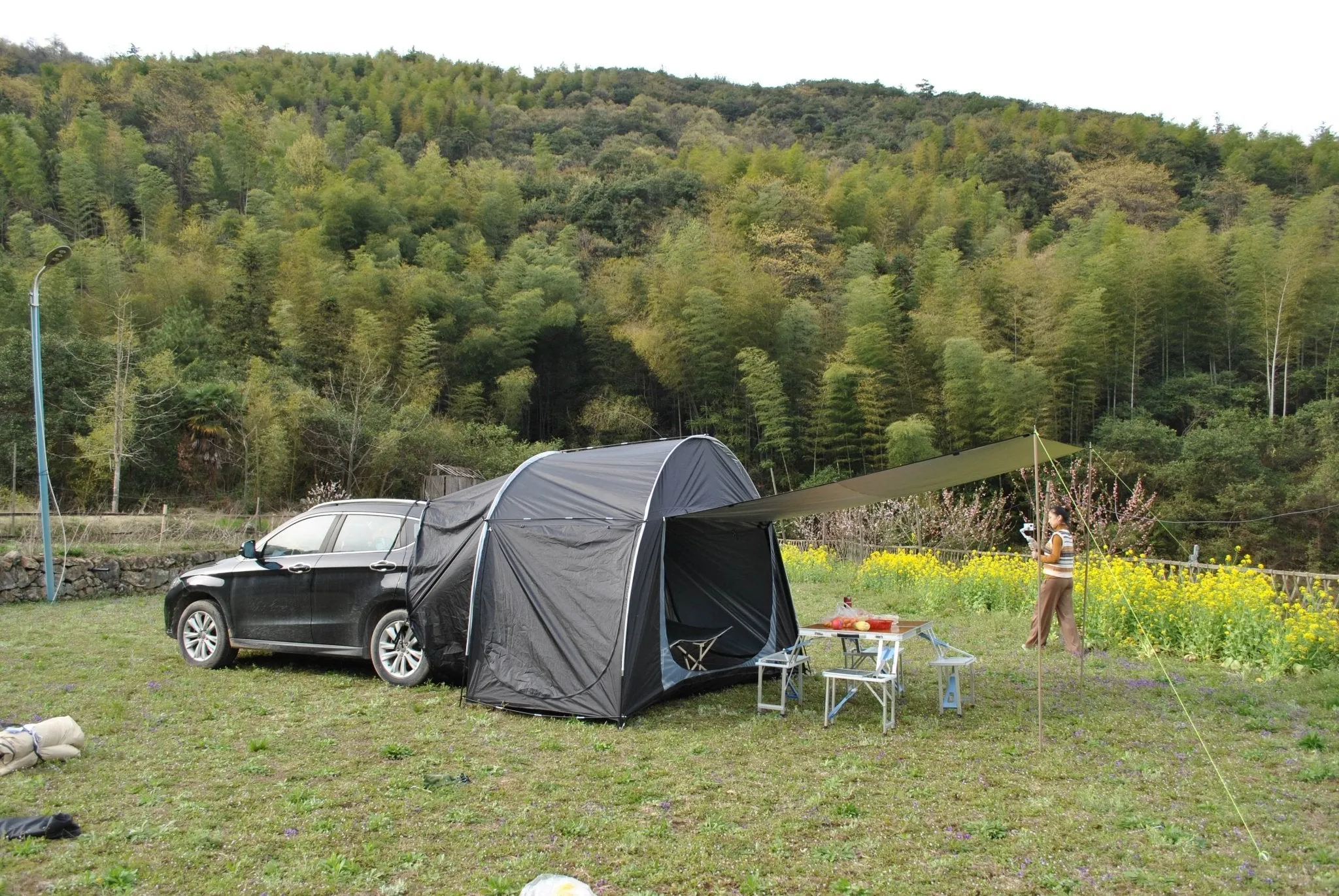 CanvasWing - Mesh Hallway Dual Purpose Car Rear Trek Extension Tent