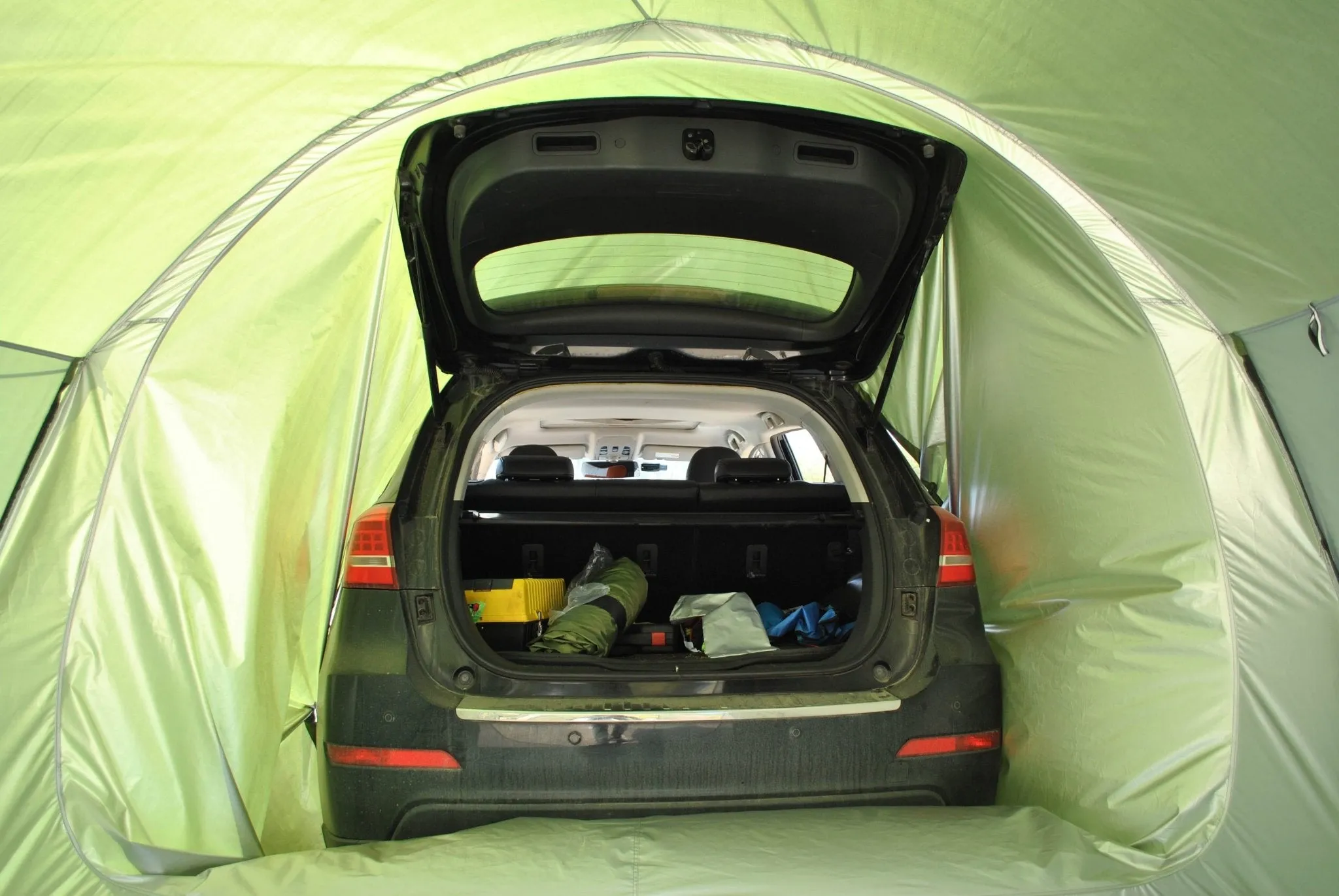 CanvasWing - Mesh Hallway Dual Purpose Car Rear Trek Extension Tent