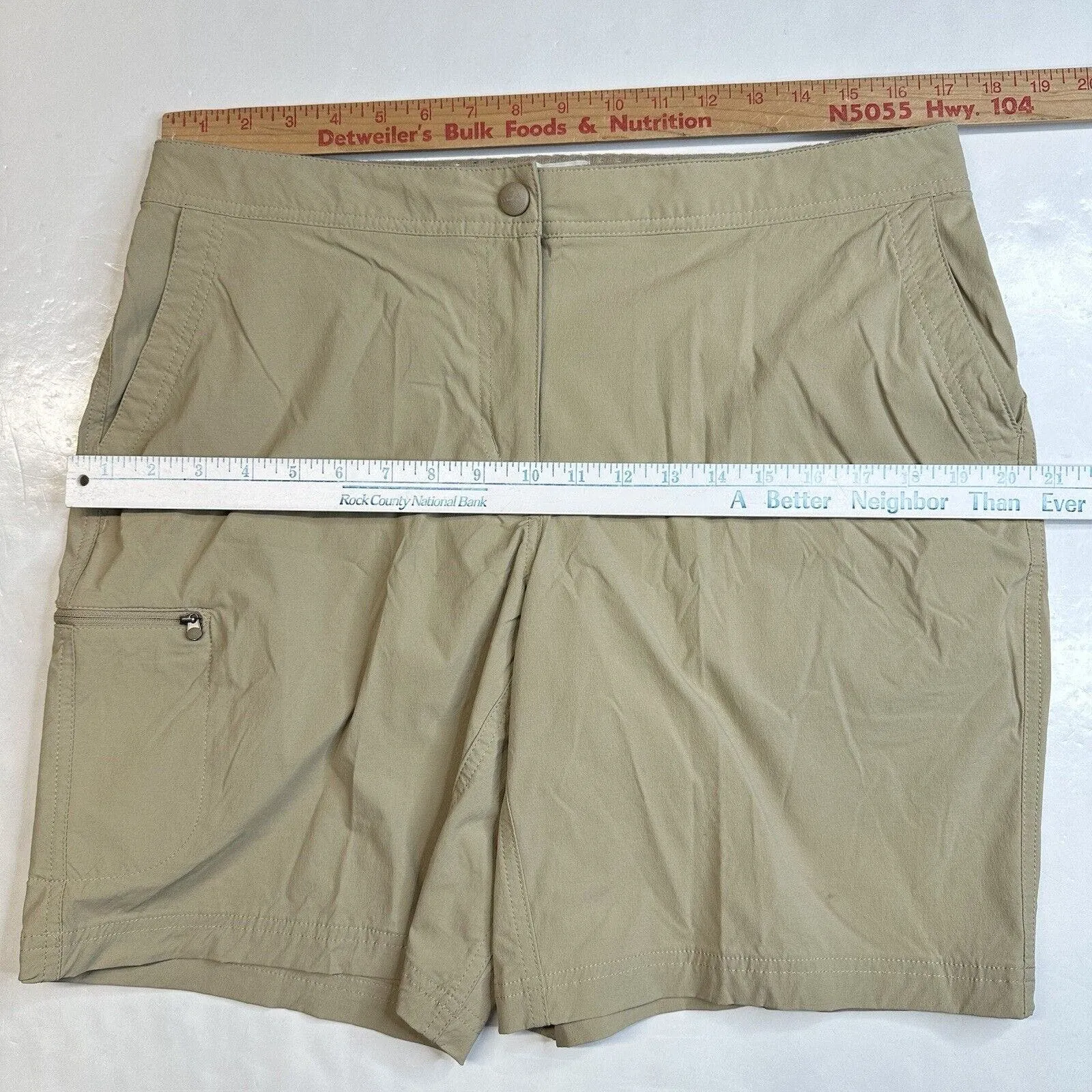 LL Bean Shorts Womens 14 Beige Comfort Trail Water Repellet Hiking Nylon UPF50 