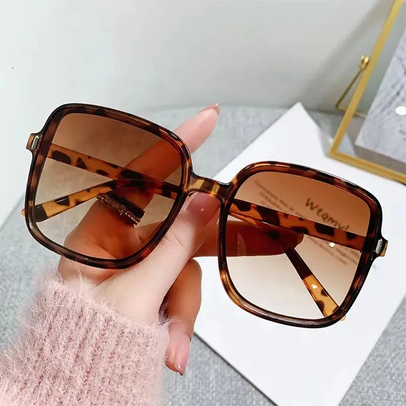 Rectangle Square Eyewear Women's UV400 Sunglasses