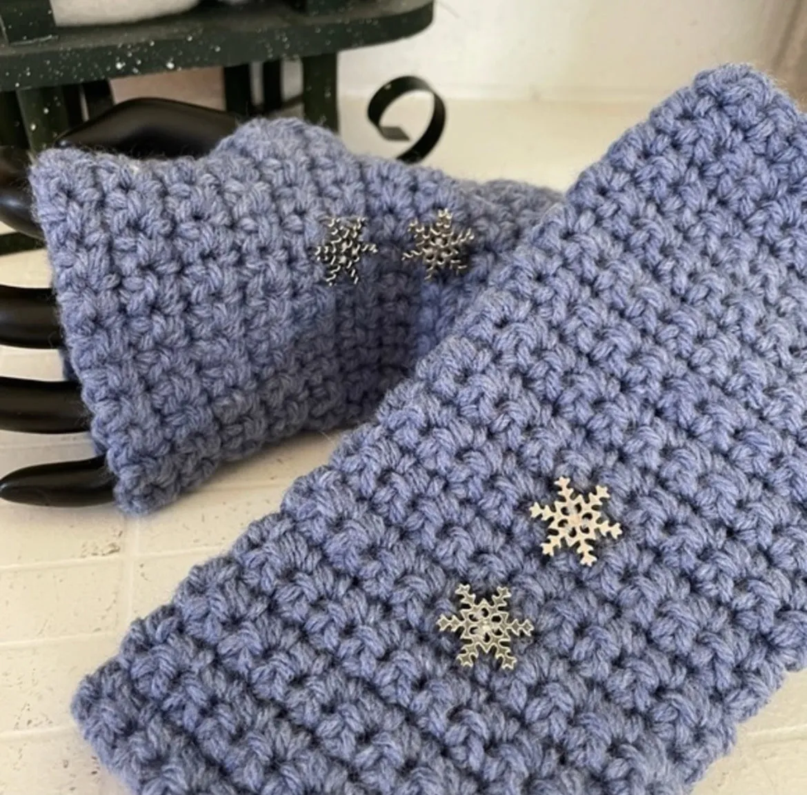 Texting Tech Wrist Warmers Periwinkle Blue Purple & Metal Snowflake Crochet Knit Outdoor Gaming Fingerless Gloves Embellished