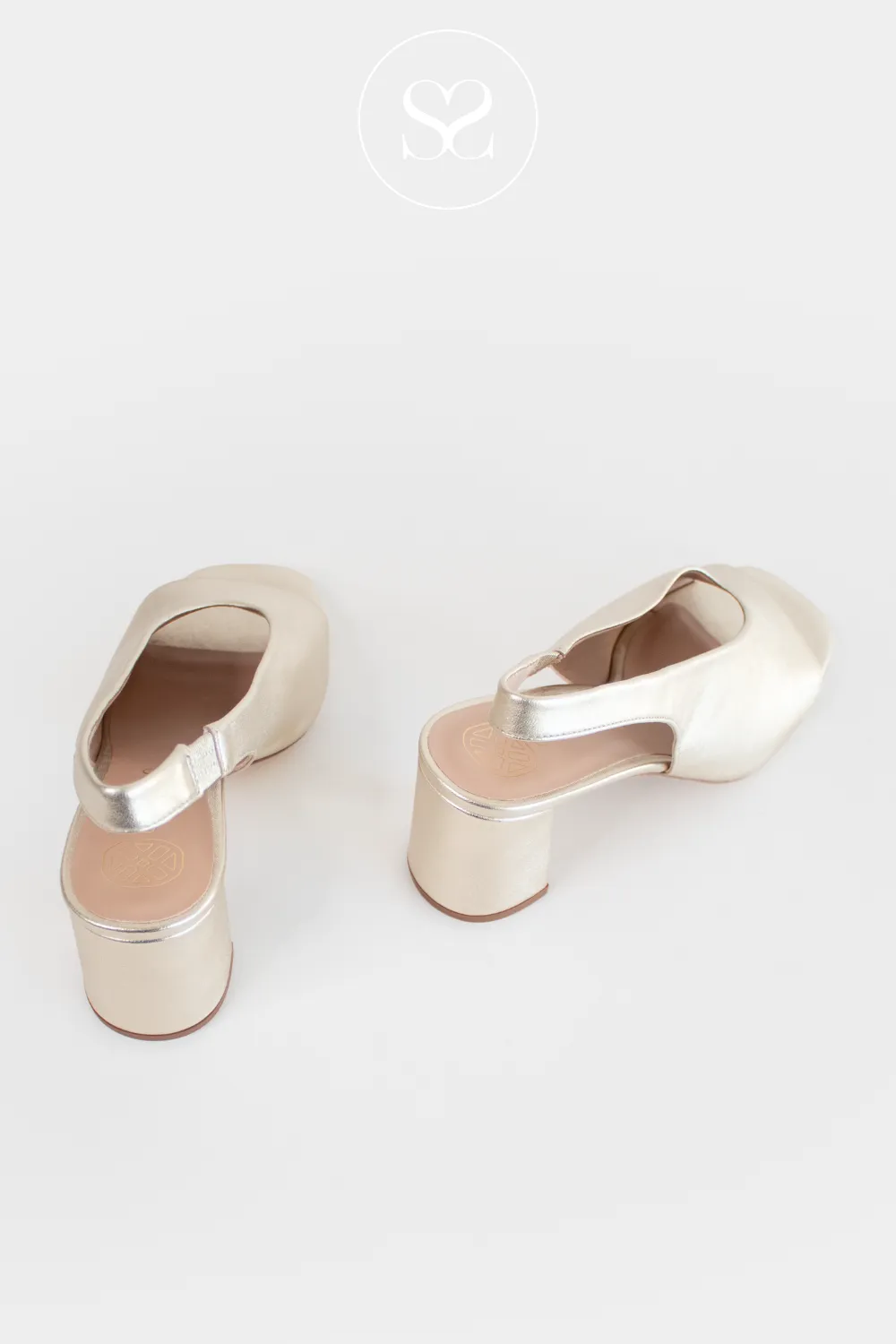 UNISA MONDY GOLD LEATHER BLOCK HEEL SLINGBACK SANDALS