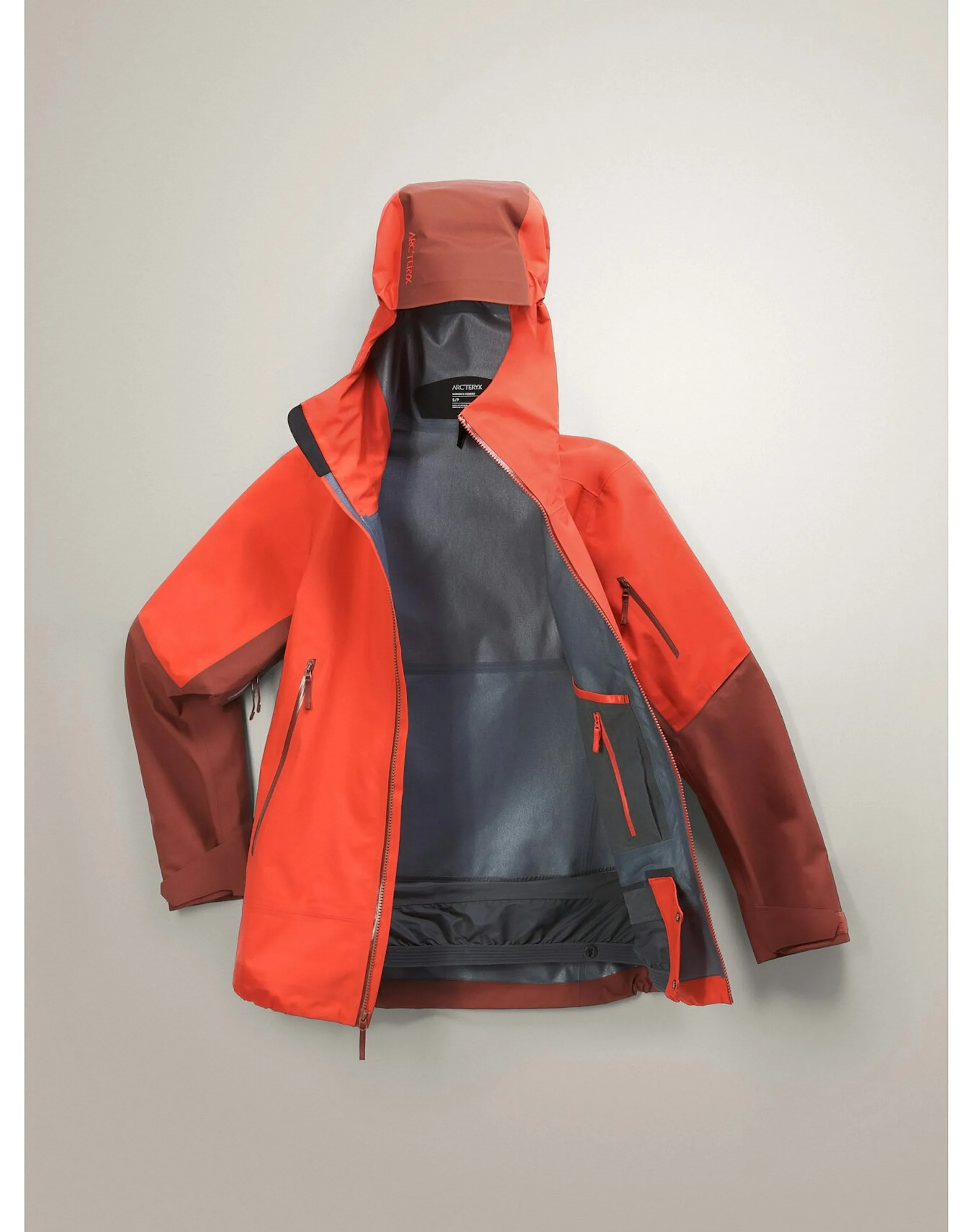 Women's Sentinel Jacket (Past Season)